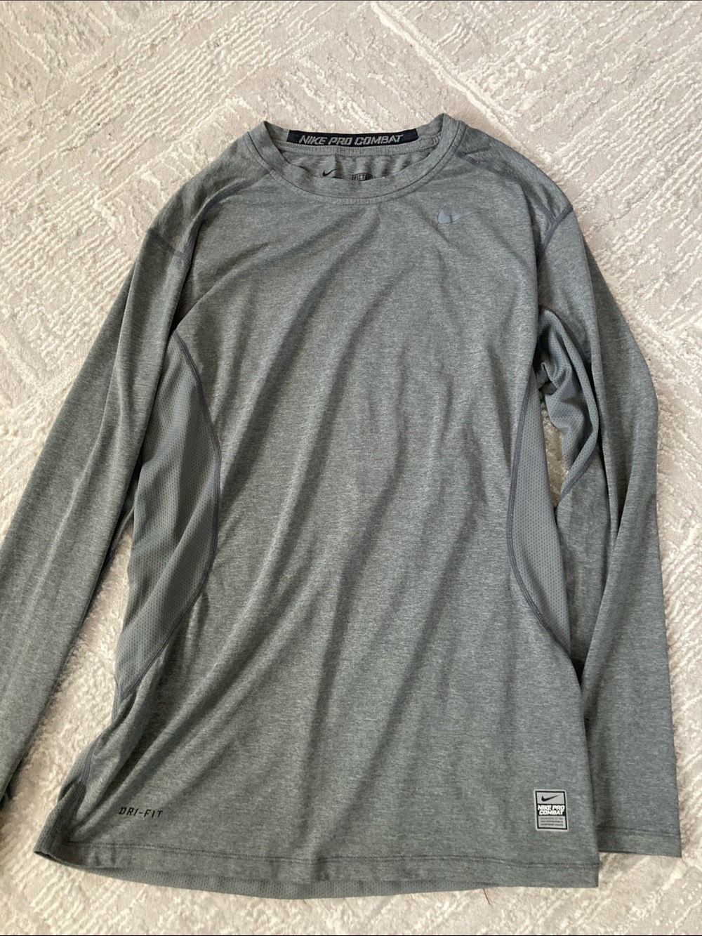 Nike Men’s Fitted Long Sleeve Dri-FIT Crew in Heather Gray